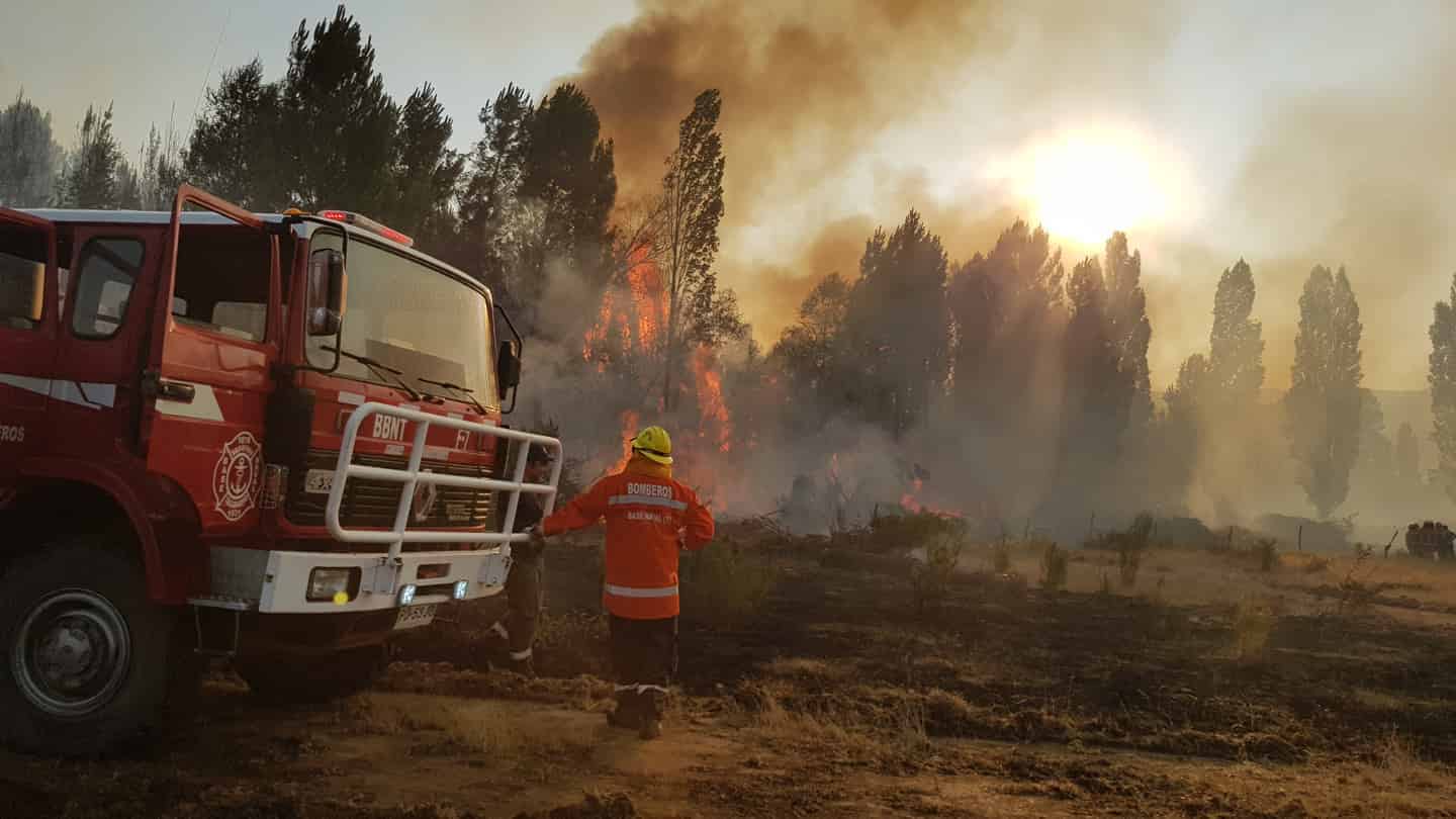 Bombero en acción